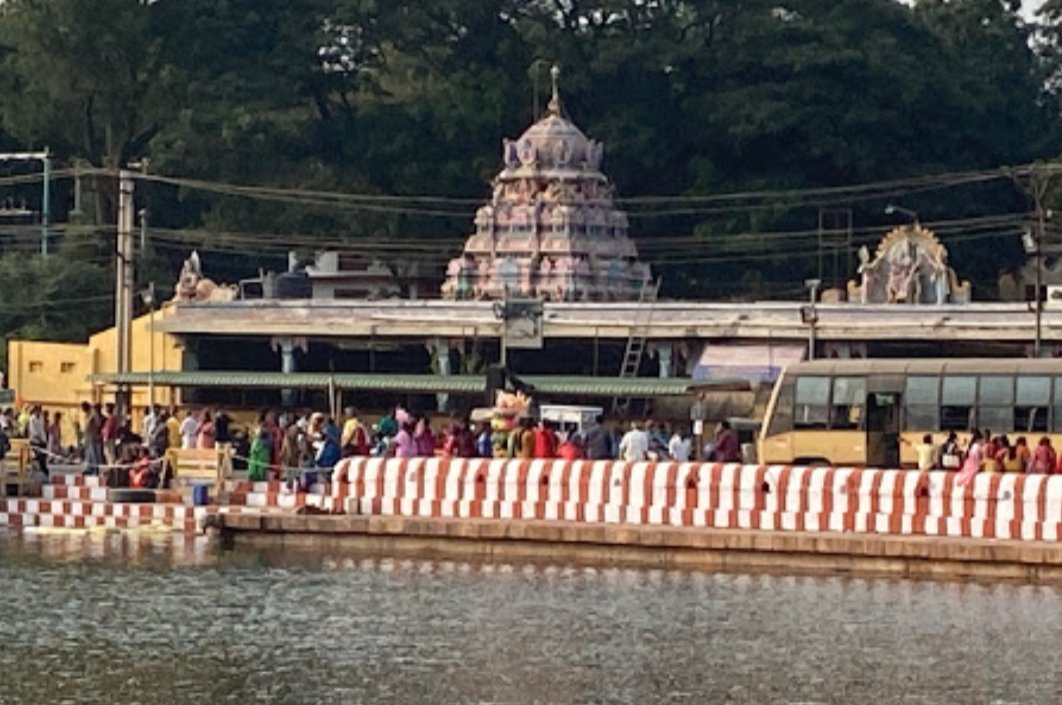 Teppakulam Temple Circuit, here temples located along the 22acre Teppakulam, the 2nd largest in Tamil Nadu.
a. Mutheesevarar Temple
b. Sri Kalabhairavar Temple
c. Teppakulam Vinayagar temple
d. Theppakulam Mariamman temple 7/20