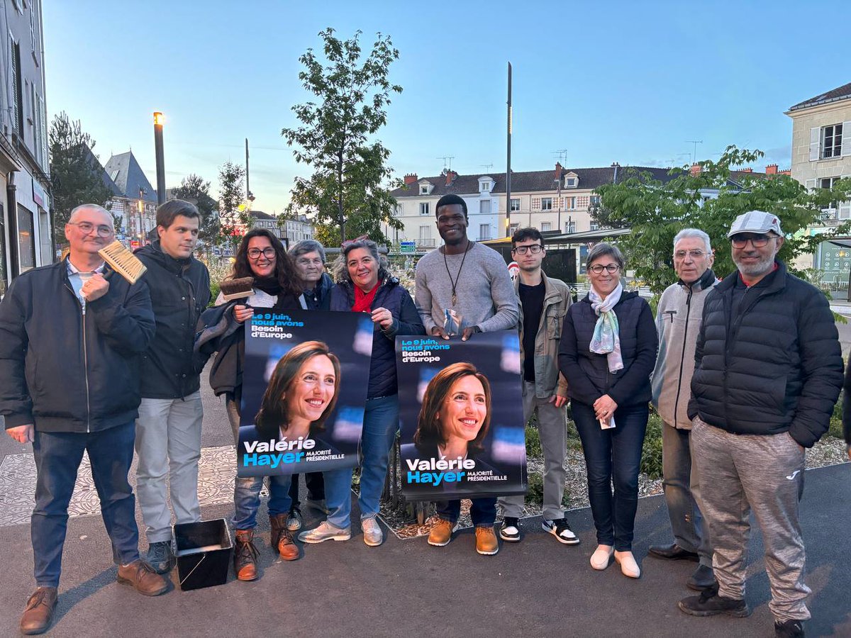 enmarchemarne's tweet photo. A votre rencontre à #Reims et à #ChalonsEnChampagne pour parler #Europe et présenter le programme de @ValerieHayer : nous avons @BesoindEurope https://t.co/gionVQdcWk