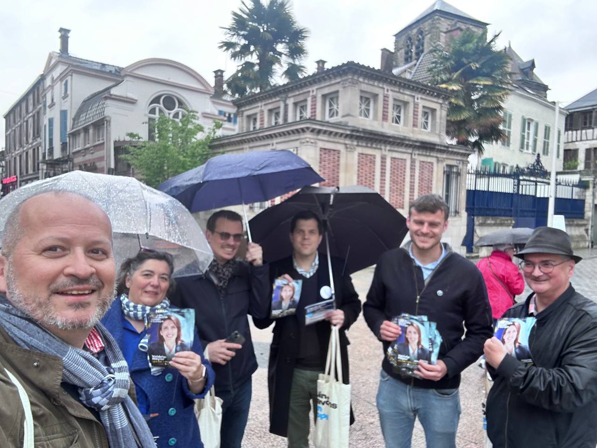 enmarchemarne's tweet photo. A votre rencontre à #Reims et à #ChalonsEnChampagne pour parler #Europe et présenter le programme de @ValerieHayer : nous avons @BesoindEurope https://t.co/gionVQdcWk