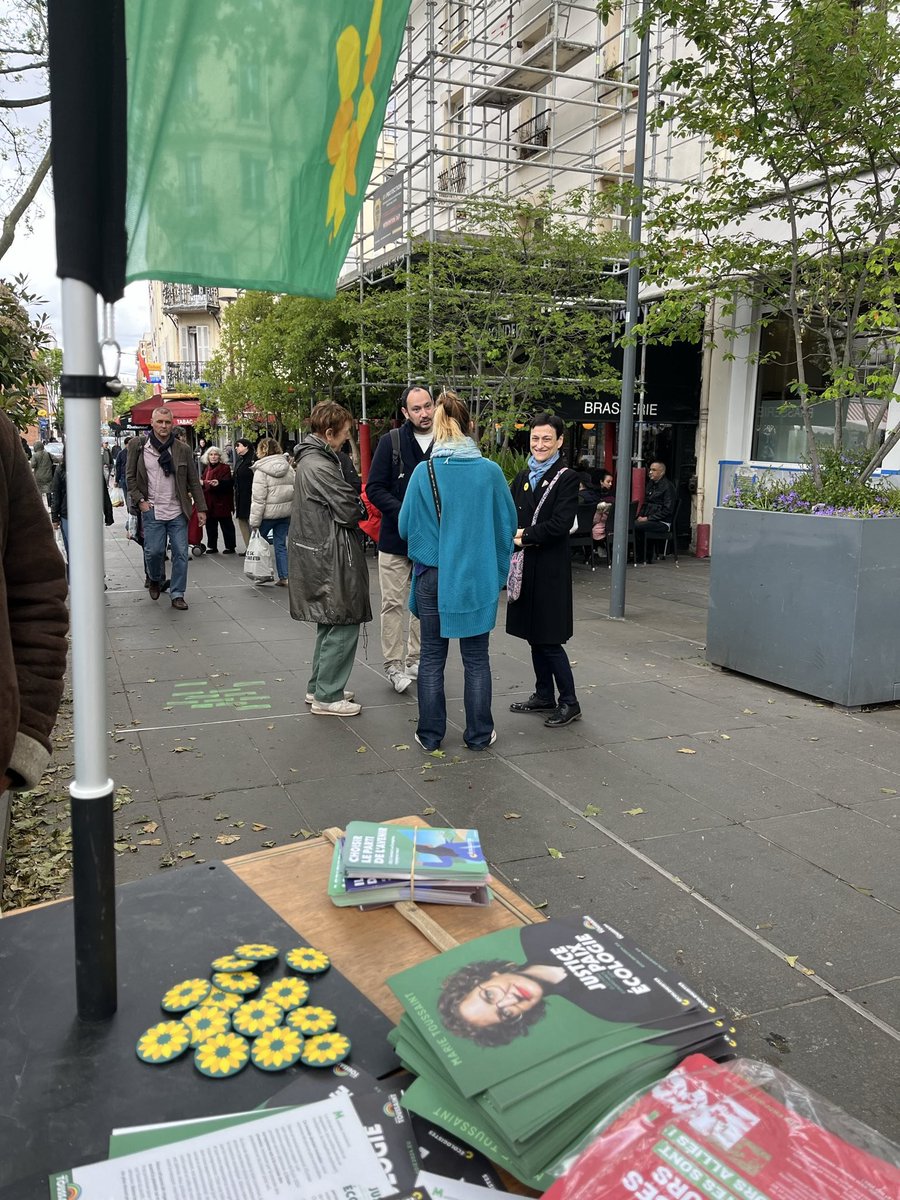 Malakoff ! Les écologistes peuvent vraiment changer la vie ! #EELV92 #LesEcologistes #Europeennes2024 #MarieToussaint lesecologistes.fr🙂 🌻 🌳
