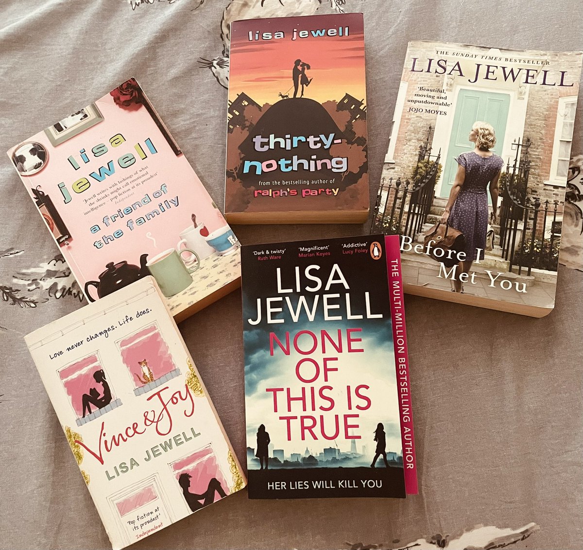 Finally found the last 5 books to complete my @lisajewelluk collection……which one do i read first?! 🤔