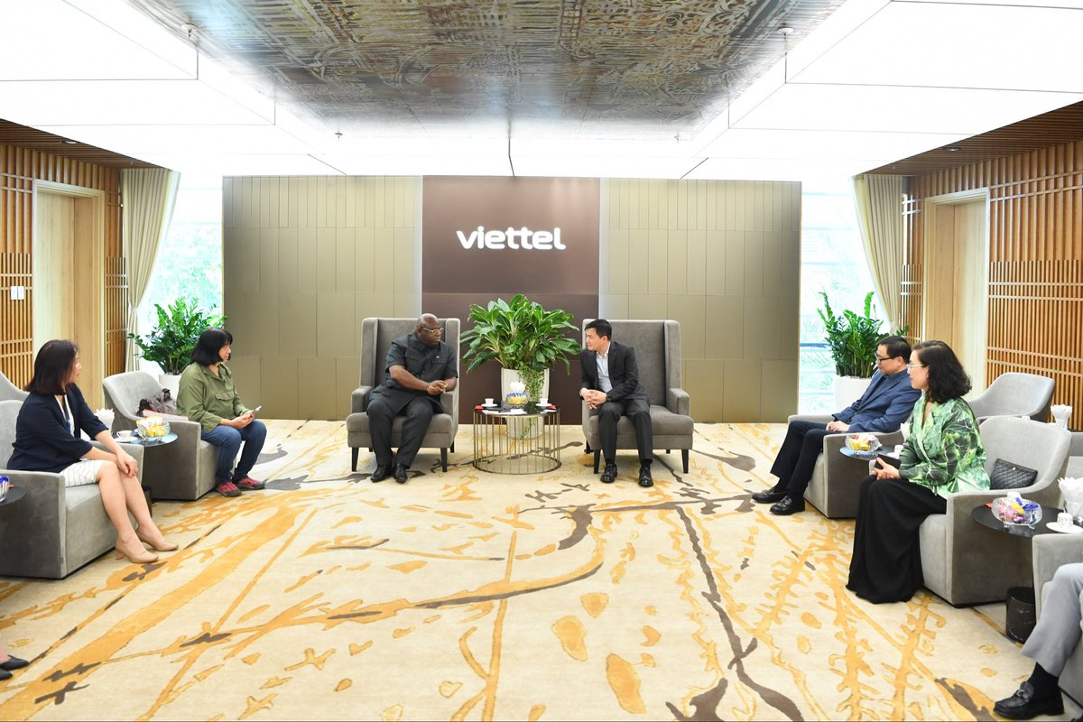 abu_bkarim's tweet photo. Today in Vietnam, I paid courtesy call on CEO Viettel and DG Ministry of Commerce and Information Vietnam. Very fruitful discussion on possible investment at SierraTel https://t.co/cuG11NrZk6