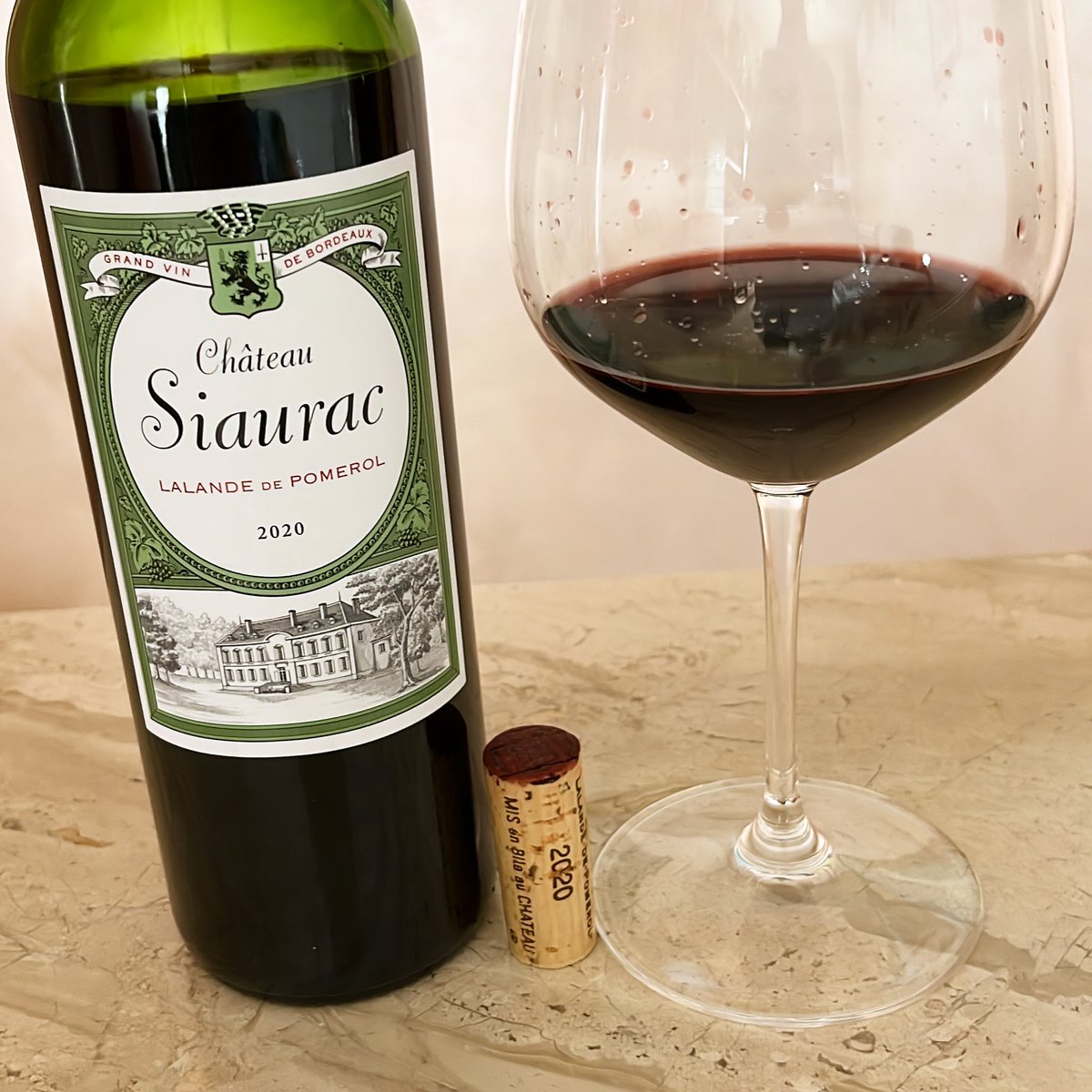 Un paseo por #burdeos con el #vino Château Siaurac lalande de Pomerol 2020, un vino 80% Merlot y 20% Cabernet Blanc #wine #winelovers