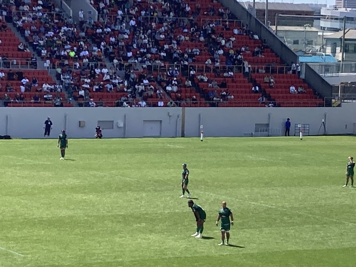 kaki0418's tweet photo. 伸弥の最後の試合観戦
タックルみれて良かった！
試合後、両チーム握手でのライナーズの外国人選手たちの伸弥へのお辞儀と握手の姿がリスペクトこもってて印象的でした。
お疲れ様‼︎ https://t.co/KyAlKuKn5X