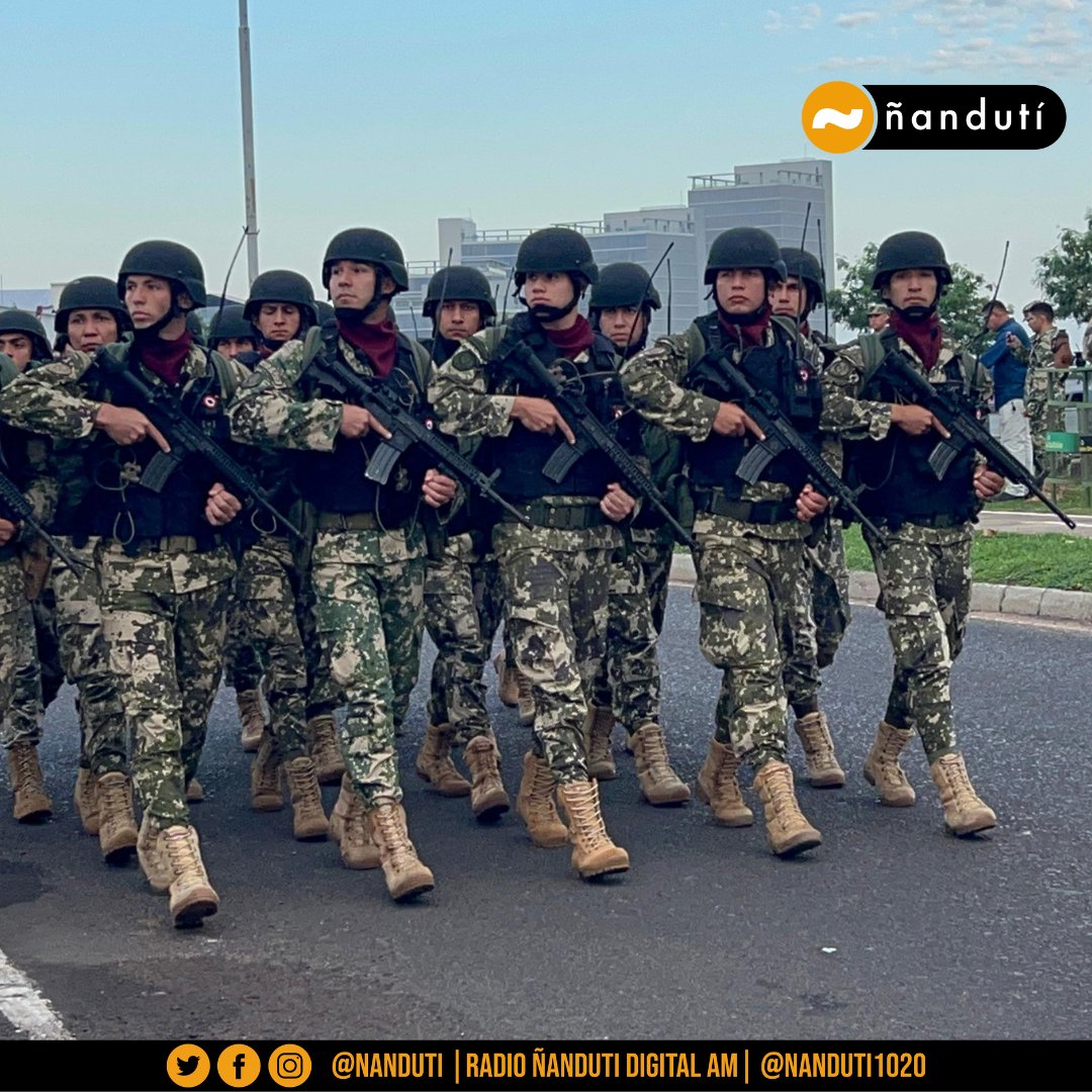 🇵🇾Prácticas para los desfiles patrios ▪️Policías y militares marcharon sobre la Costanera de Asunción ▪️La PMT bloqueó la avenida José Asunción Flores, desde General Santos hasta Colón 📻#1020AM