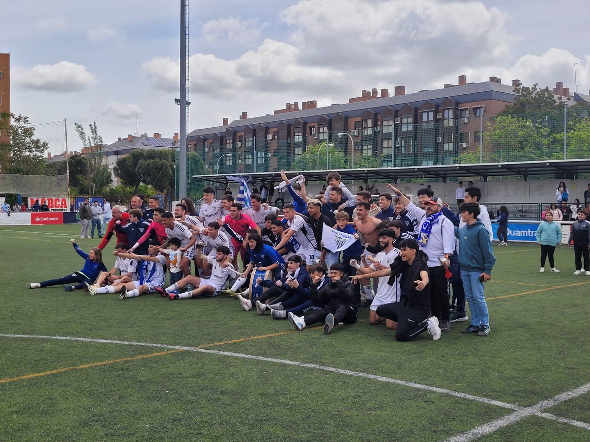 90'|2-0| ¡Final en Canillas!

✍️Victoria importantísima por 2-0 del CD Canillas, que garantiza la permanencia en Tercera RFEF. 

⚽️Pitu y Chengue fueron los goleadores. 

<a href="/CDCanillas/">CD Canillas</a> 🆚️ <a href="/FCVPAR/">FCVPAR</a> 
#TerceraRFEF