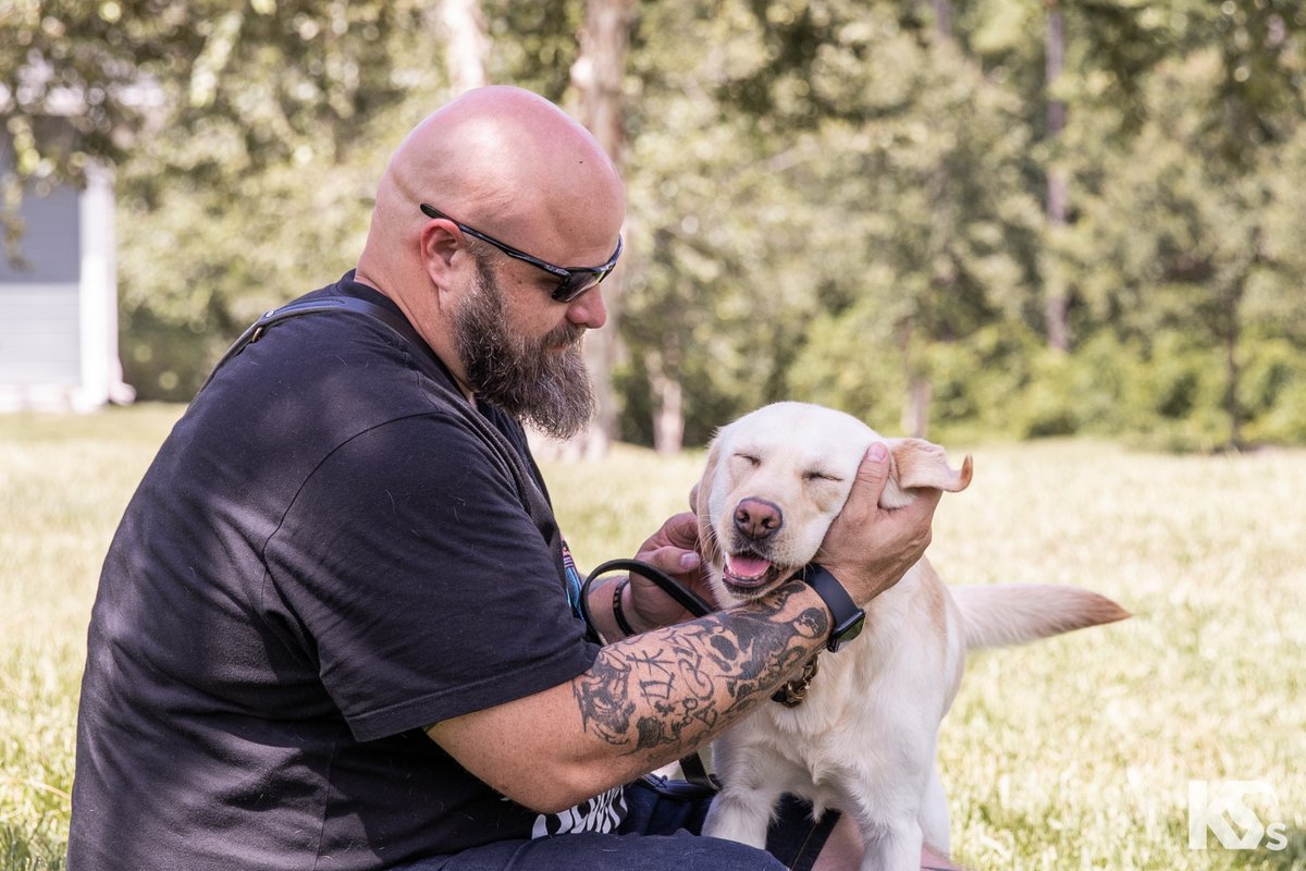 Today, we welcome our May class of Warriors for their 21-day healing journey. Most Veterans feel mixed emotions coming in, from 𝙣𝙚𝙧𝙫𝙚𝙨 to 𝙝𝙤𝙥𝙚. But once they meet their Service Dogs, they feel like they can finally breathe again — everything feels right.