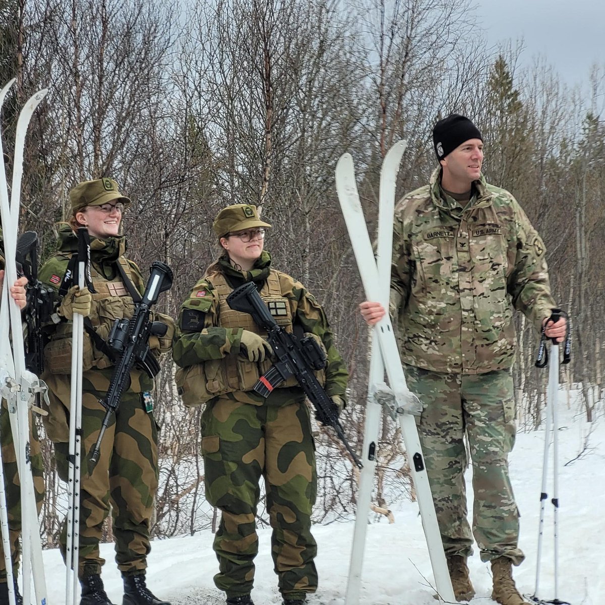 #Soldiers with @3_10MTNPatriots, @10MTNDIV were taught the basics of cross country skiing ⛷️ by the Norwegian Home Guard 🇳🇴. The Patriot Brigade is participating in exercise #DefenderEurope working alongside our NATO allies. 

#Readiness #StrongerTogether #ArmyTeam @USArmy