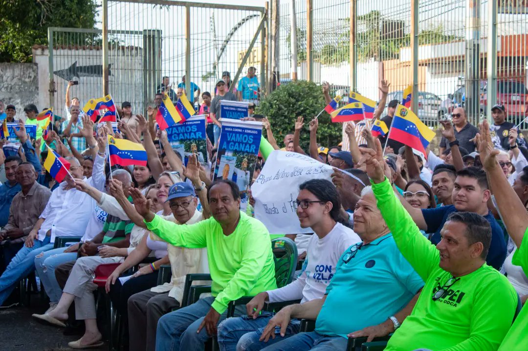 #Tucupita está clara y respalda a su comando #ConVzla el día de ayer #04Mayo fué juramentado el equipo municipal que estará presidido por María Carolina Perez.