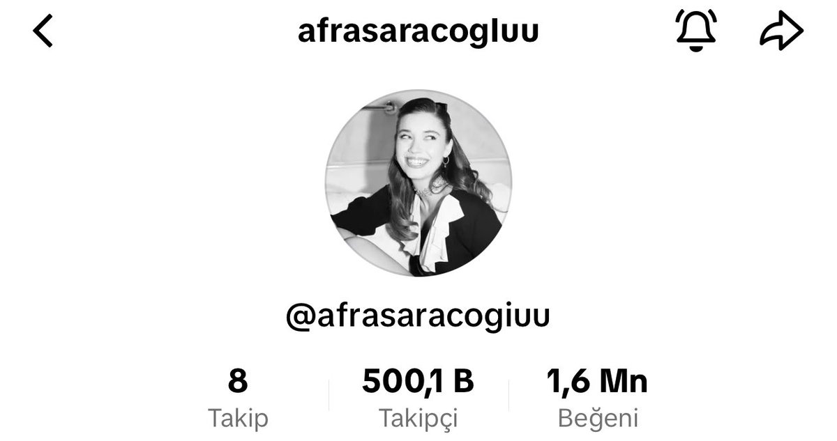 it girl 💅🏻 kısa bir süre içinde 500k olmak biraz şov sanki