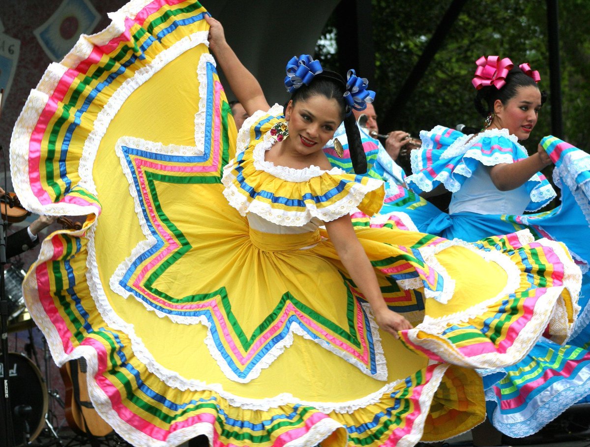 ¡Viva la fiesta! 🎉 Celebrating Cinco de Mayo with a splash of Mexican culture and a shot of tequila! 🇲🇽 Let's raise our glasses to the brave soldiers who triumphed in Puebla. 

#CincoDeMayo #VivaMexico #TequilaTime #airbnbcozumel #airbnbhost #islacozumel #cozumelmexico