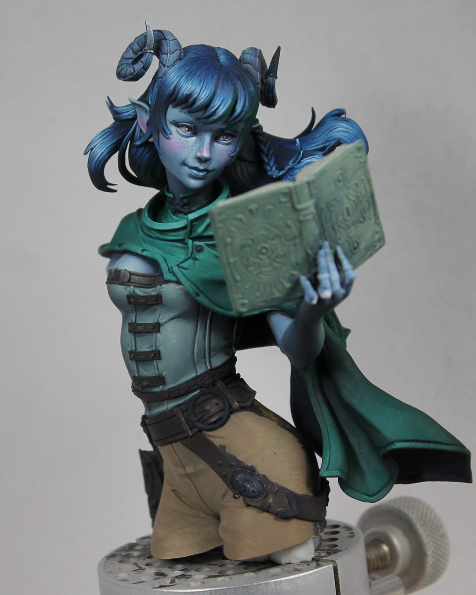 I’m making steady progress on my version of #jester. I’m really happy with how she’s turning out and I’m excited to use her as a demo piece in my classes at #KublaCon later this month!

#minipainting #criticalrolefanart #fantasyart #miniatures #miniatureart