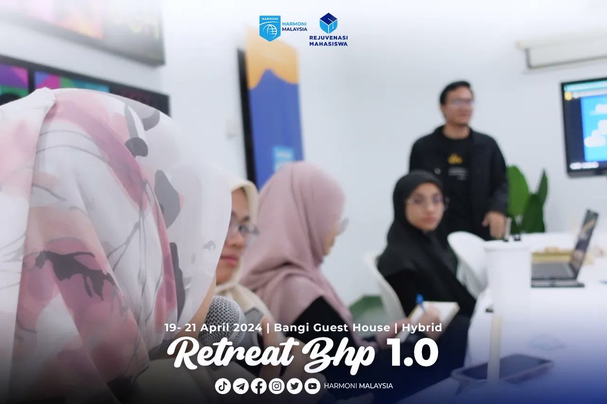 harmonimalaysia's tweet photo. Hari ketiga diakhiri dengan perbincangan struktur kerja antara pusat dan cawangan, penyusunan takwim serta perkongsian resolusi bagi retreat kali ini.

Semoga dengan sesi perbincangan ini, ia dapat memberikan hasil yang bermanfaat yang akan mendekatkan Harmoni dengan visinya. https://t.co/yvw7b9jNA2