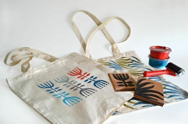 May 11th, 1 - 4pm
Make a print block and print your own canvas tote bag Lynda Shell!
Book your place here: buff.ly/4dl2jYk 

All materials are provided .

#LearnFromAMaker #MadeItMyself #MakeYourOwn #WatsOnInCardiff #VisitCardiffBay