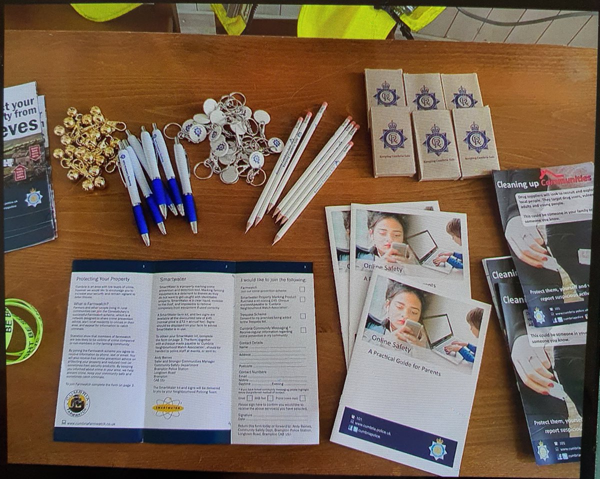 Tina & Sam are in the Holiday Inn today on Market St between 1- 3 pm, pop along if you have anything you need to discuss #heretohelp #neighbourhoodpolicingteam