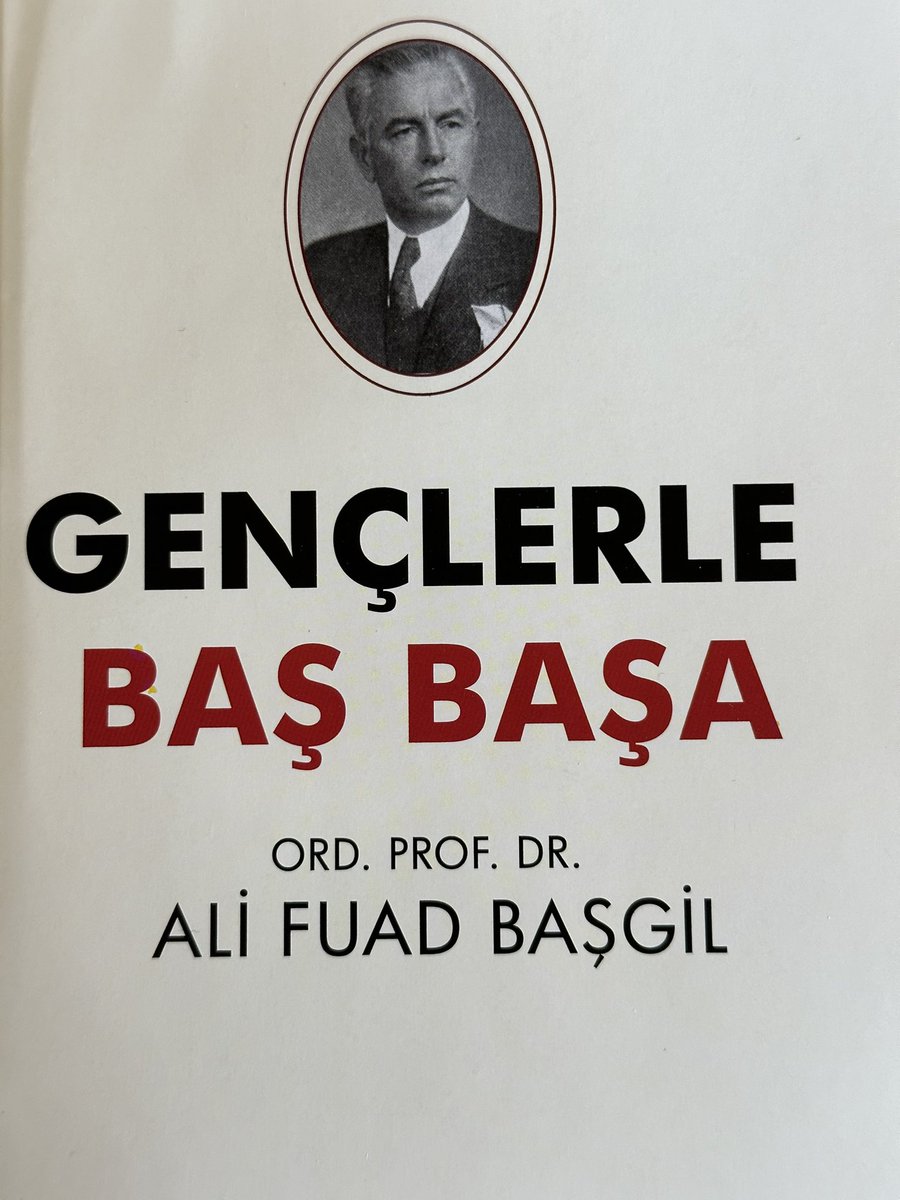 Başarının ilk düşmanı tembelliktir… Ben okuyorum İstanbul okuyor projesi kapsamında, Gençlerle Baş Başa kitabını bir milyon adet özel bastırarak bütün lise öğrencilerimize hediye ediyoruz. ‘Kitap zekâyı kibarlaştırır’ #BenOkuyorumİstanbulOkuyor #İstanbul 🇹🇷