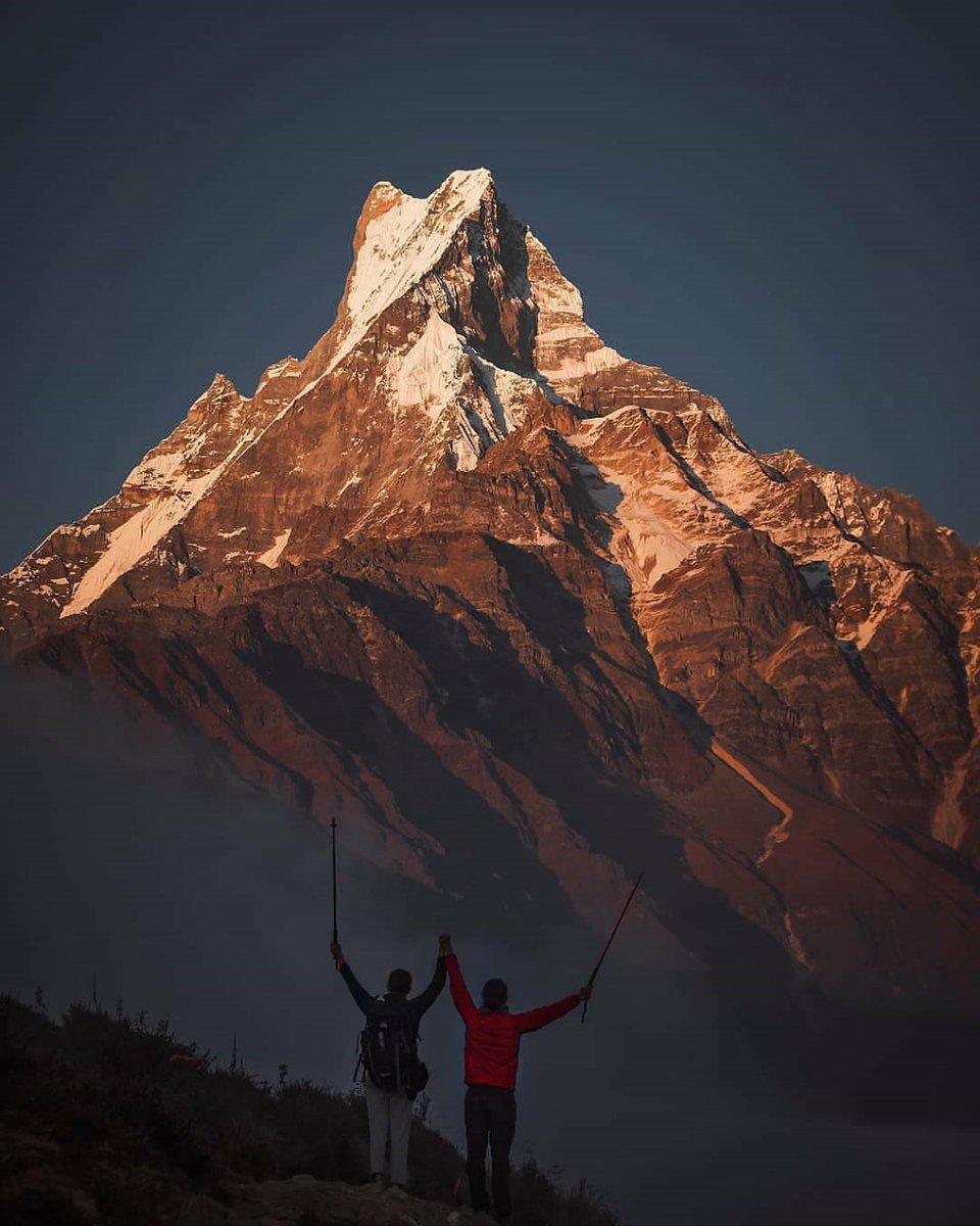 lvnepaltrvnepal's tweet photo. Good evening! ❤Capture the breathtaking hues of sunset at Mardi Himal, Nepal, as the sky transforms into a canvas of vibrant colors, casting a spell of tranquility and awe. 🌅 

#MardiHimal #SunsetSplendor #LoveNepalTravelNepal #mountainviews 

📷luray_roshan https://t.co/qETSF3WLBw