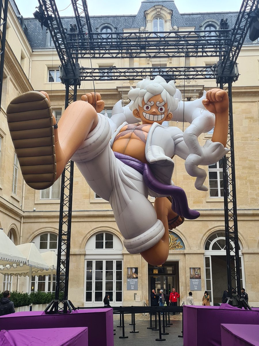 Giant Luffy in Paris