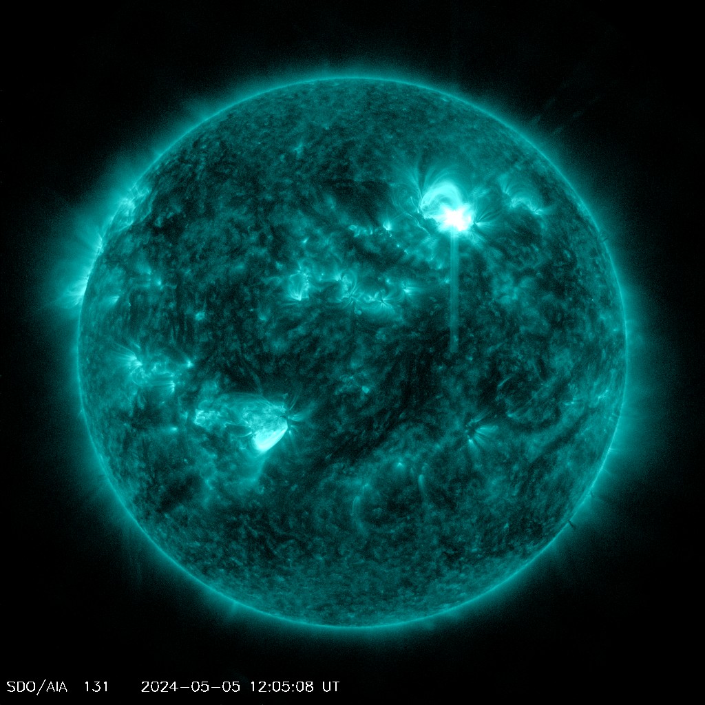 It's been a very busy 12 hours on the Sun, with two X-class solar flares, and three further high M-class events! These are all primarily from the same active region, AR 13663. #spaceweather #solarflare