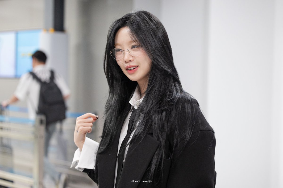 240314 ICN 🖤😎❤

#수진 #SOOJIN #서수진 #SEOSOOJIN