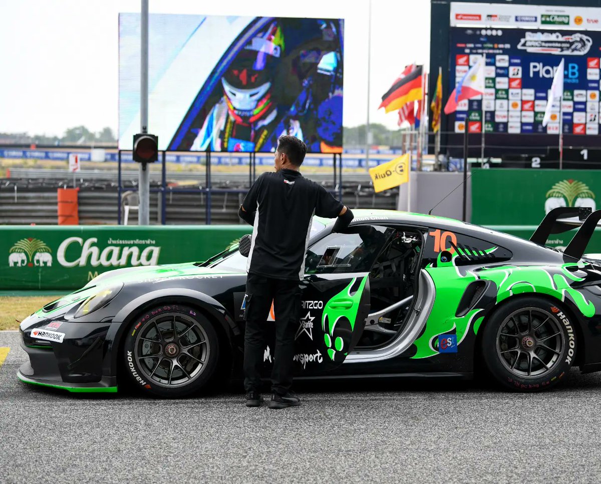 A superb first podium of the season for Simon Chan on board the #10 Fire Monkey Motorsport Porsche!

Chan battled to a third place finish in the second GTM race in Buriram.

#Porsche #PorscheCustomerRacing #TSS