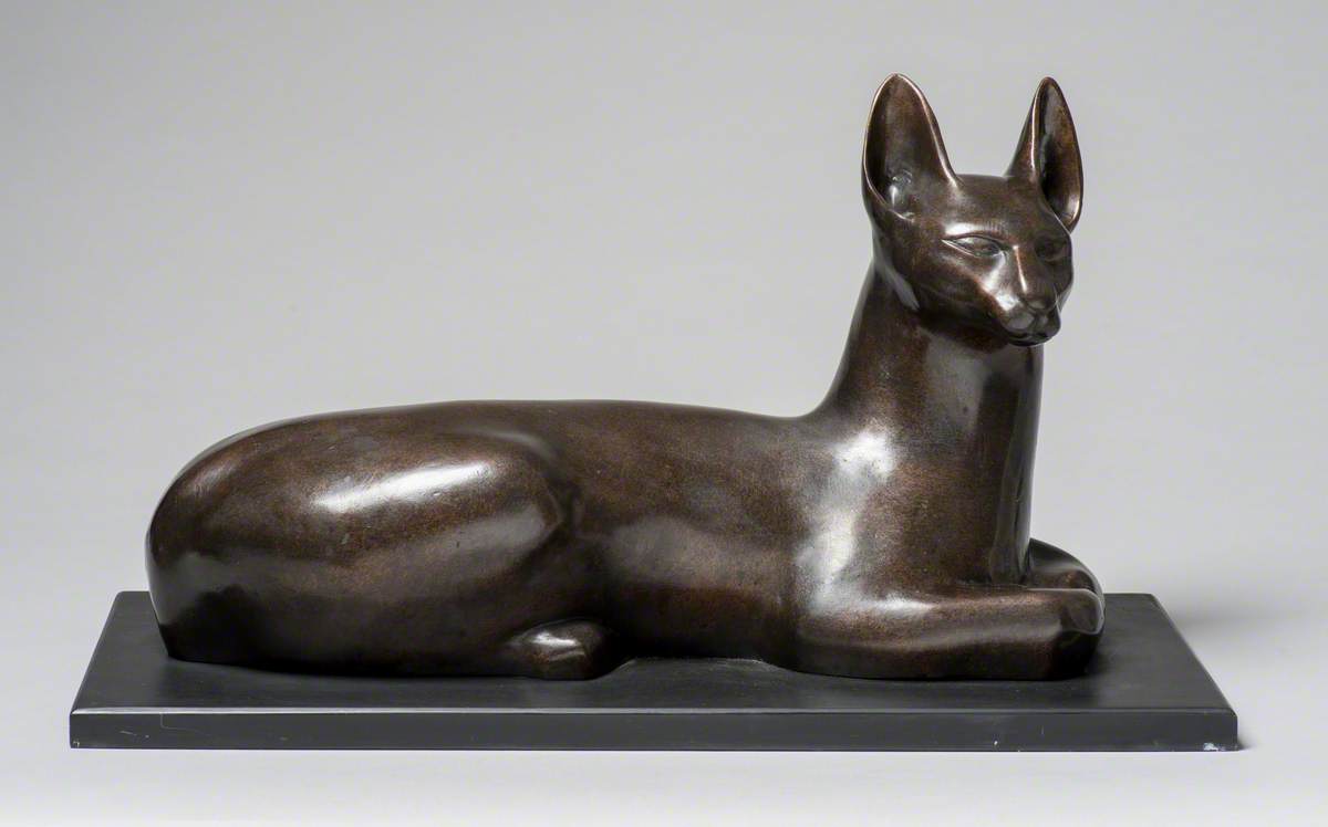 This weekend, @victoriagallery opened its new exhibition, curated by @garstangmuseum - Creatures of the Nile 🦛🐪🐘 This week's @artukdotorg #OnlineArtExchange is #Egypt-themed, our pick is this bronze cat sculpture by Walter Vivian Cole 😻 Credit: @ryeartgallery
