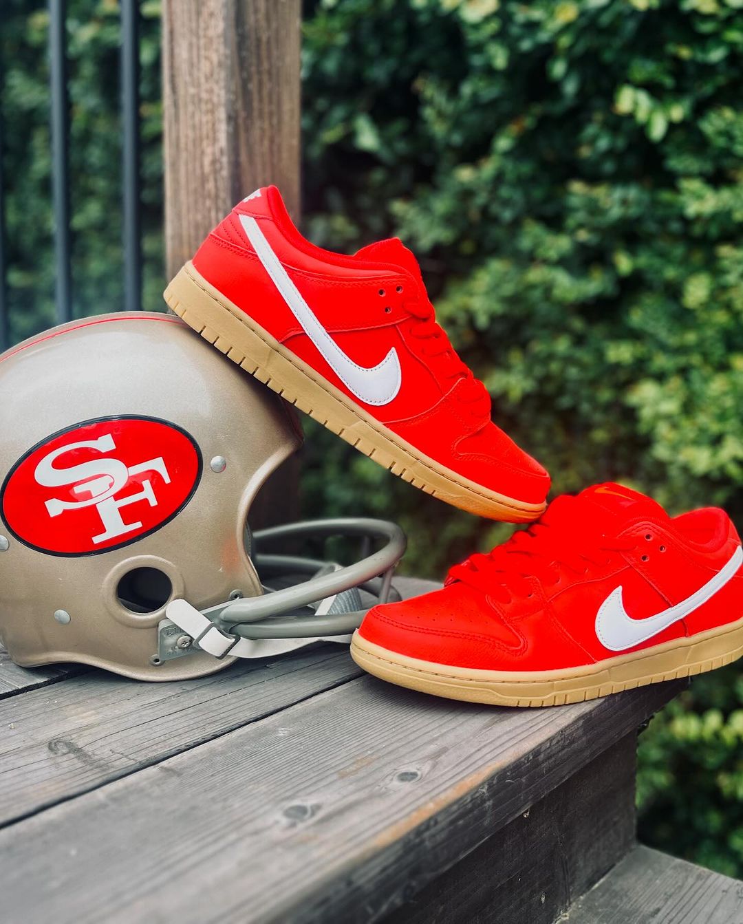 godmeetsfashion on X NIKE SB DUNK LOW UNIVERSITY RED GUM 49ERS 5 5 NIKE SB https t Lazcpqb89h https t QlqdLv2m0W X