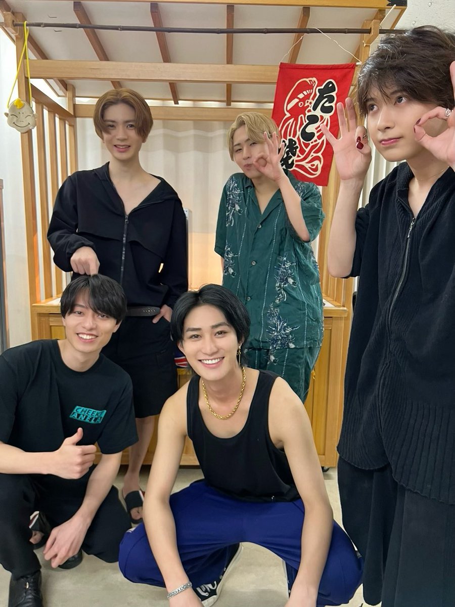 【🎙️LIVE 】

#HiHiJets の
『HiHi Jets Arena Tour 2024 BINGO』
大阪公演が今日から始まりました🎲💥

明日も一緒にめちゃくちゃに盛り上がっちゃいましょう🎰🕺🏻❤️‍🔥🛼