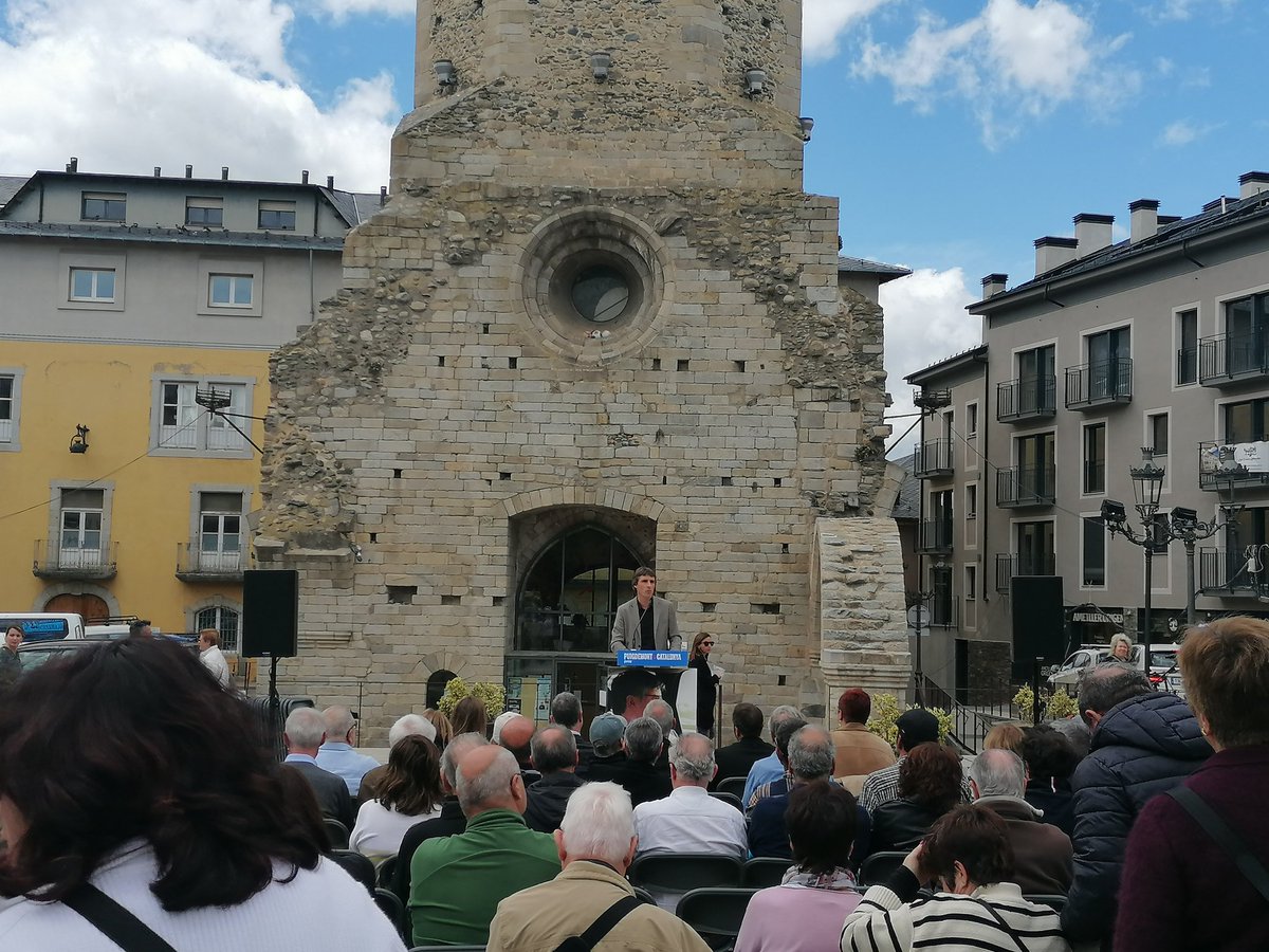 📷 Acte de campanya de Cerdanya a Puigcerdà, amb el cap de llista @vadorverges i @Gloriarigola per Girona, i @jorfabrega, @cristinarotel i Albert Maurell per Lleida.