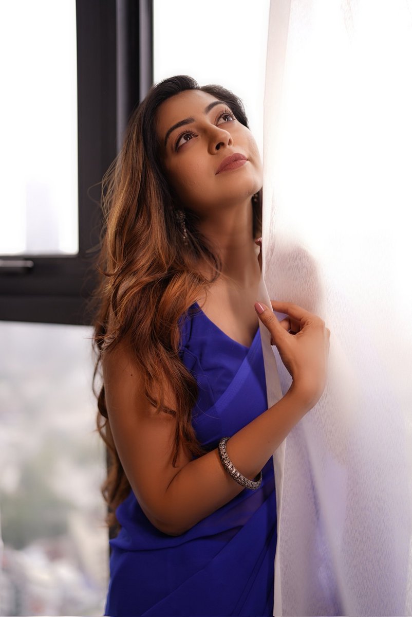 நீ பார்த்தால் ஊதா பூவே 🧿🧿🧿 #kuhasini #kuhasiniGnanaseggaran #blue #evileyes #sareelove #tamilponnu #actress