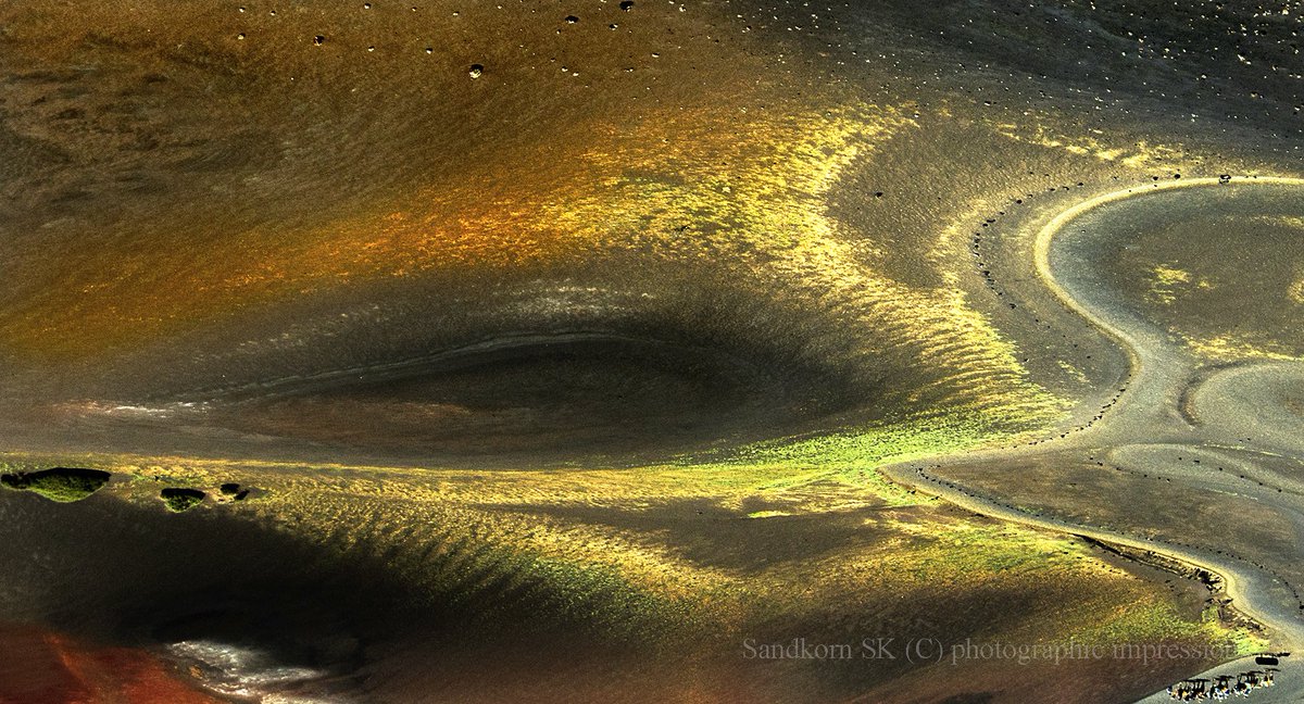 Landscape photography: Surreal impression, Timanfaya National Park
Landschaftsfotografie, Lanzarote 
#abstract #photography #CanaryIslands #landscapePhotography #landscape #surreal #Fotografie #Naturfotografie #Landschaftsfotografie #surreal #Lanzarote #desert #volcanic #art