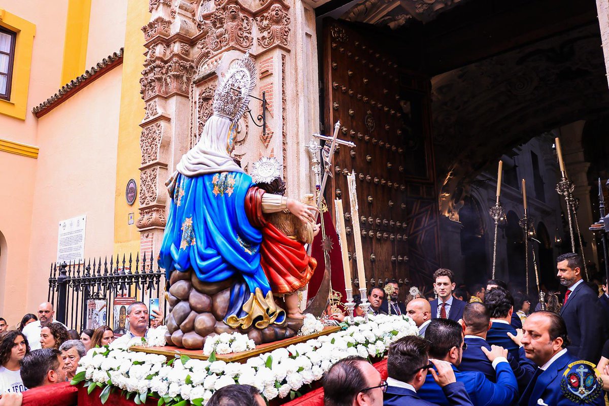 #ElCarmenTraslado || La Virgen de las Maravillas de María realiza su entrada en la Iglesia de Nuestra Señora de Consolación. 🕐 14:25 h.