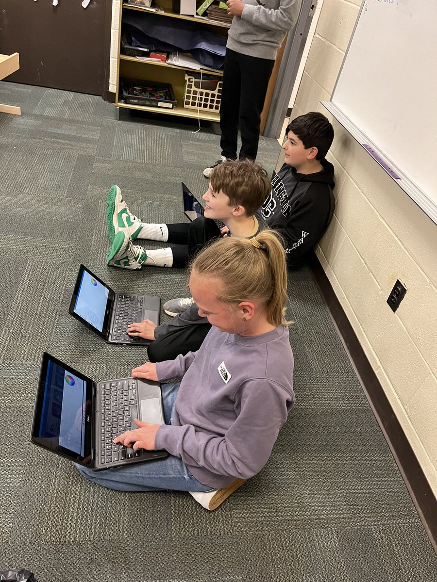 JessMatousek's tweet photo. 6th graders have been busy the last 2 weeks working on coding, presentational skills, website designing and using technology responsibly.  🤩@HarmonPrincipal @APHarmonMS #code #spheroedu #gafe https://t.co/ctHP4Slz9k