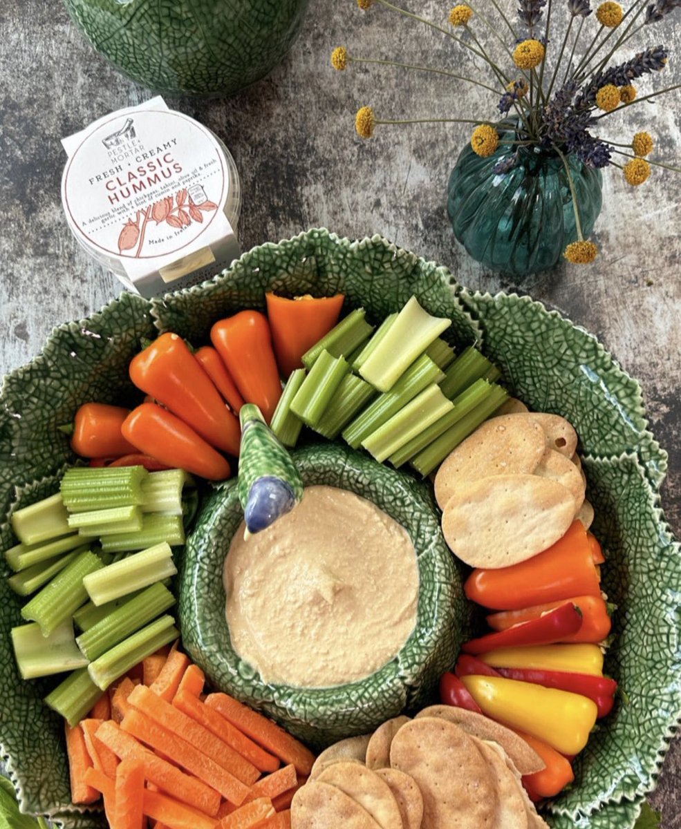 Happiness is…Bank Holiday Weekend Chilling and Snacking 💚

Find Pestle + Mortar Hummus & Pestos Nationwide in your local Tesco, SuperValu & Centra Stores🌿

#pestleandmortar #pestleandmortarsauces #irishfood #irishfoodproducers #loveirishfood #hummus #irishhummus #madeinireland