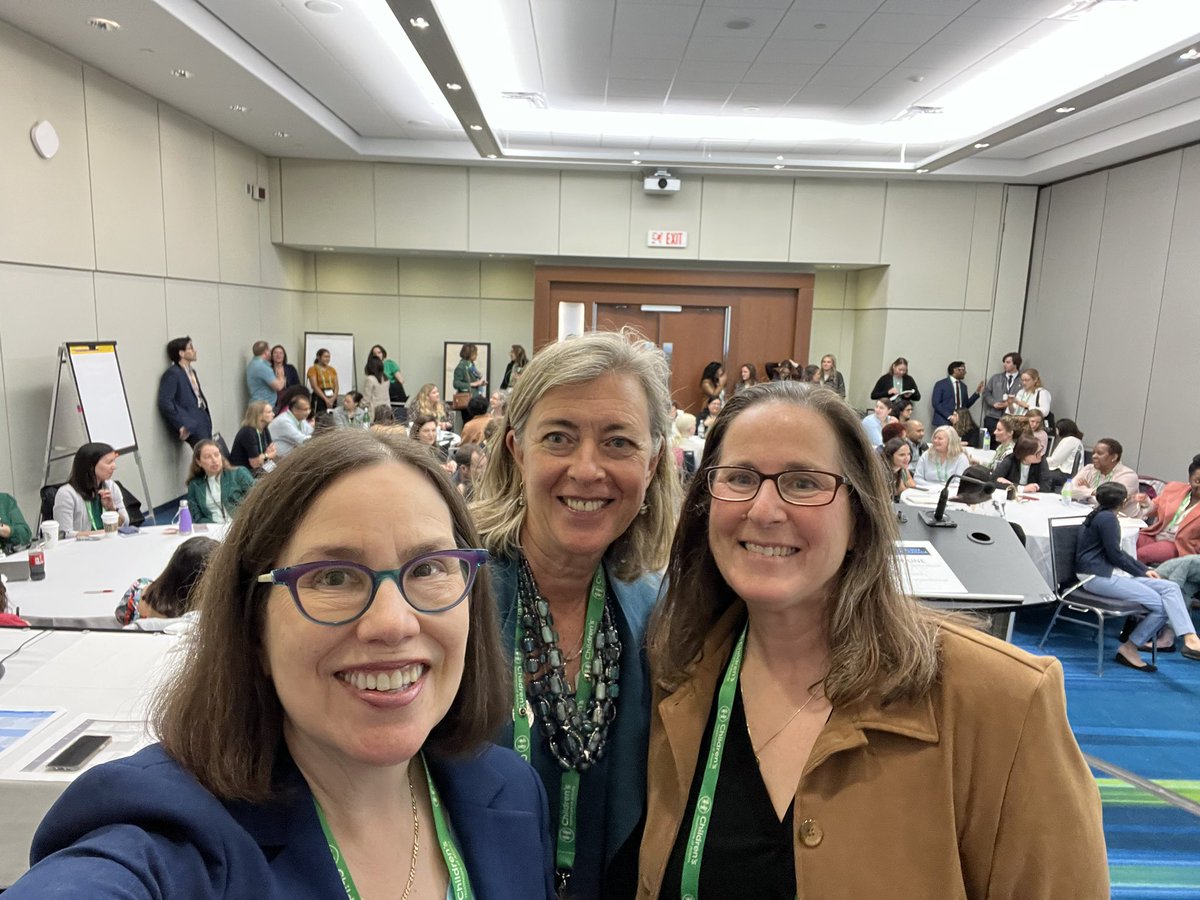 We do belong here!  Thanks to @efuentes1 and DrMaryellen Gusic for another great, standing-room-only workshop! #pas24selfie #pas2024 @pasmeeting @AcademicPeds @MontefiorePeds @cabanam @SuzettePediMD @abbyWUim