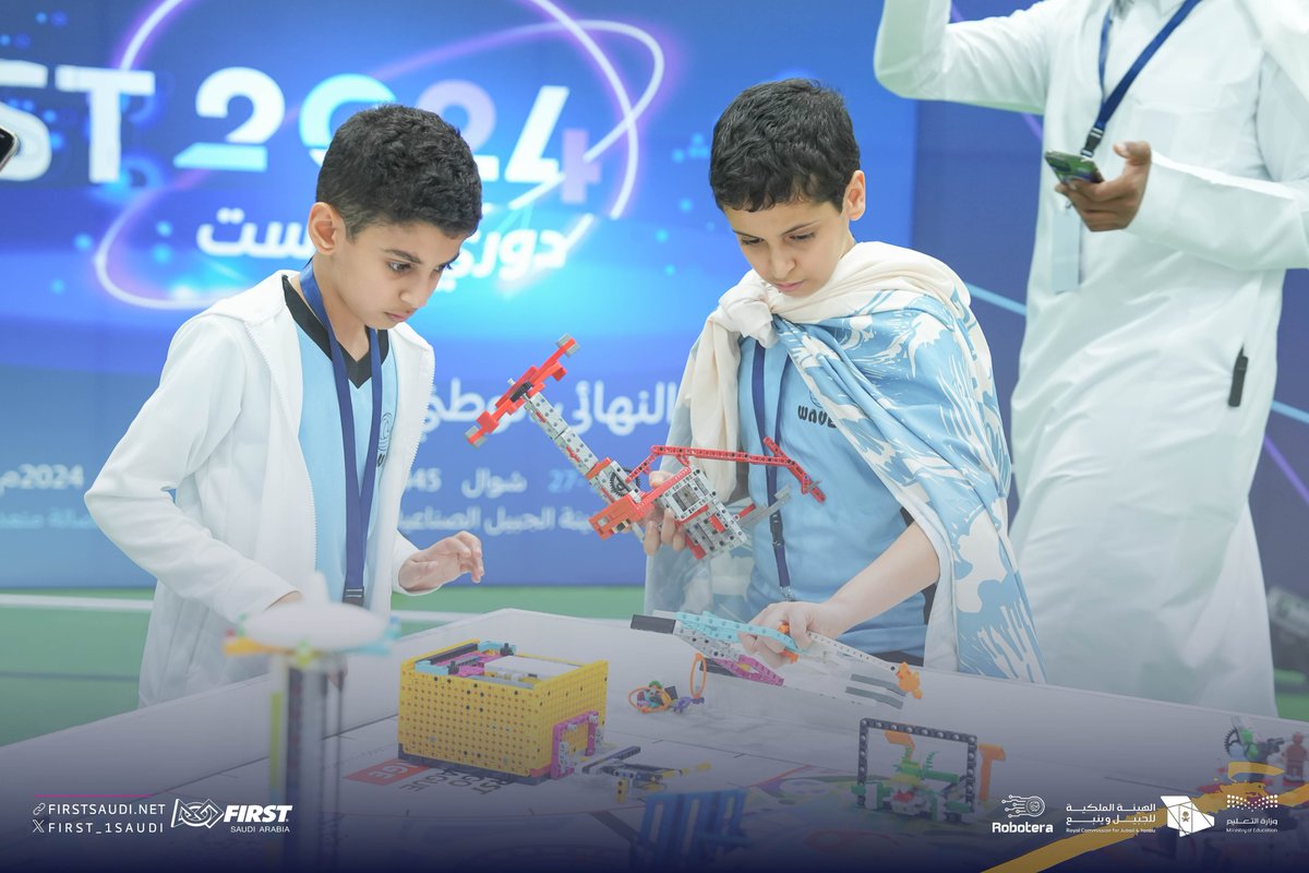 تصاميم مبتكرة وحركات جمالية تخطف الأنظار ✨
في #دوري_فيرست2024 🤖 

#الروبوت_مستقبل_الفنون 🎨