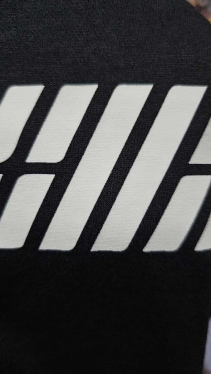WTS/LFB

PH only

1 - Large (Gildan Premium black) fan made shirt 

PHP 450 + LSF

#iKON #iKONICS
#iKON_Limited_Tour_MNL
#iKONinManila2024