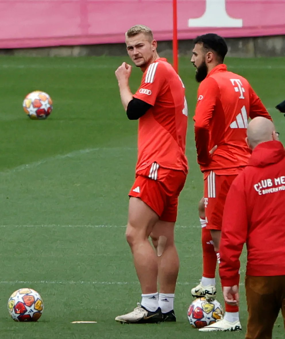 Jamal Musiala and Matthijs de Ligt back with the team today with a view to Wednesday's game in Madrid [📸 @BILD]