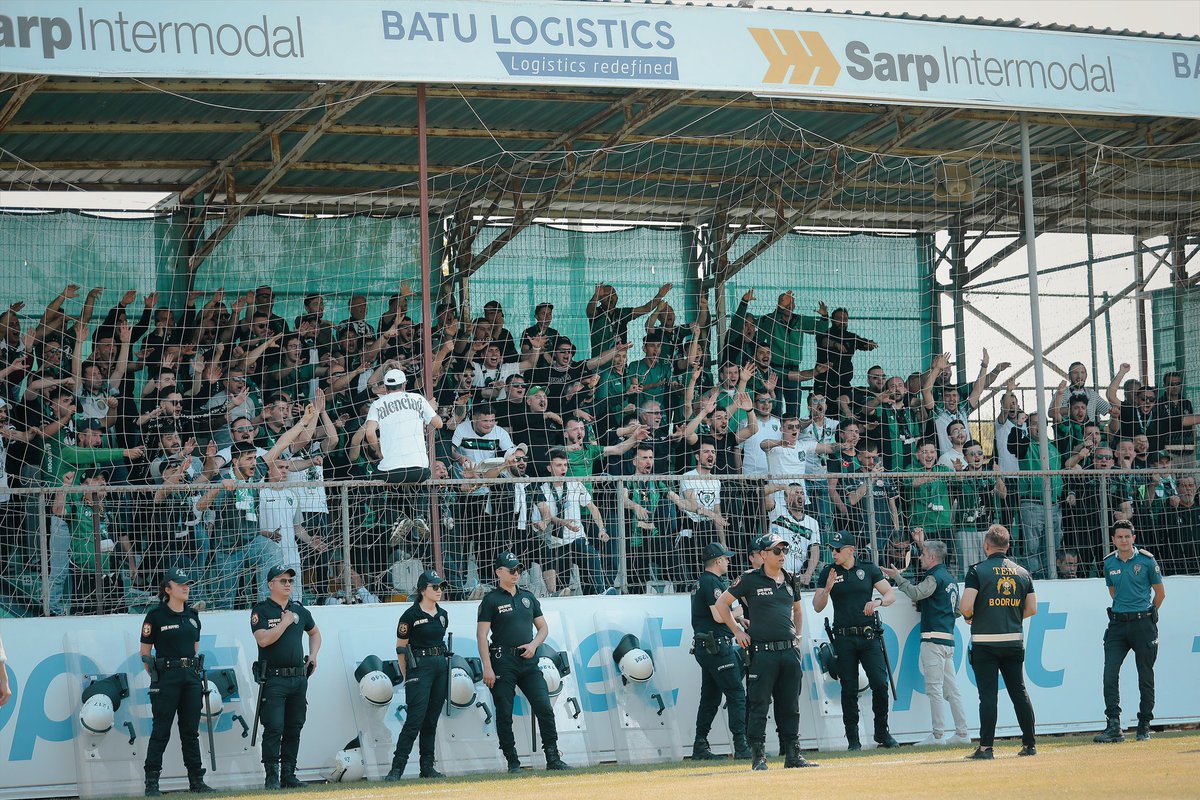 ÖMÜRLERİ YOLLARDA GELDİ GEÇTİ! 💚🖤