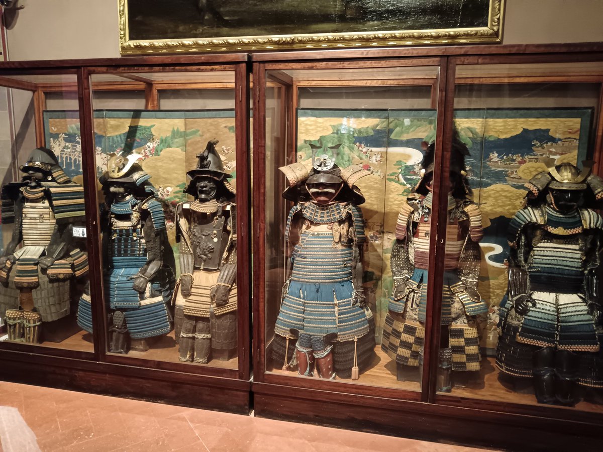 The screen was a major highlight of my visit today @MuseoStibbert. I do have one quibble, however: that most of the screen is obscured by suits of armour - notable as these are, the screen deserves to be displayed & seen in its own right!