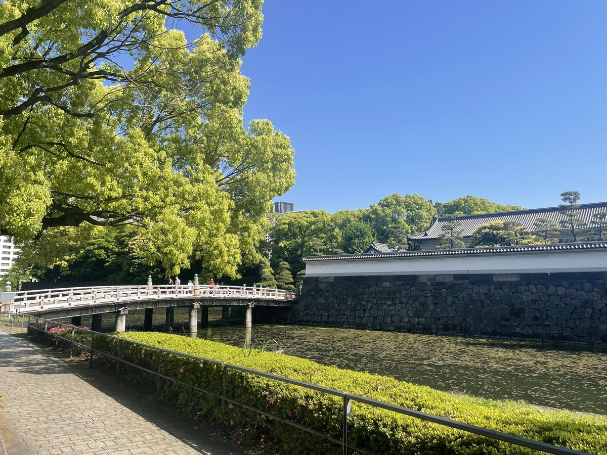 kouken_keio's tweet image. 新歓皇居周辺散策を行いました!東京駅からスタートして、将門塚、皇居東御苑、そして食事会の築地では築地本願寺も見ました。東京の都会的な魅力と歴史的な魅力の両方を感じることができました!😊
今日がラストの新歓でしたが、考古研は年中入会を受け付けているので、お気軽にお声がけください🎶