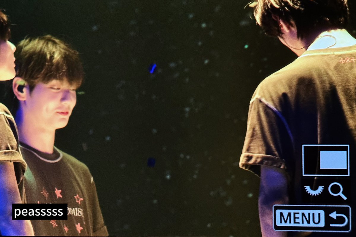peassssssbg's tweet photo. 범규가 수빈이를 웃겼다….

#SOOBIN  #수빈  #スビン
#BEOMGYU #범규 #ボムギュ
#TOMORROW_X_TOGETHER #TXT
#단짝즈 https://t.co/Hhfr7wnxtB