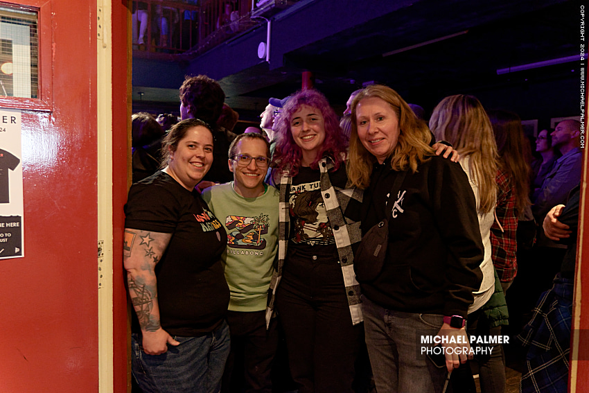 These @frankturner fans managed to get to all 15 gigs in 24 hours.