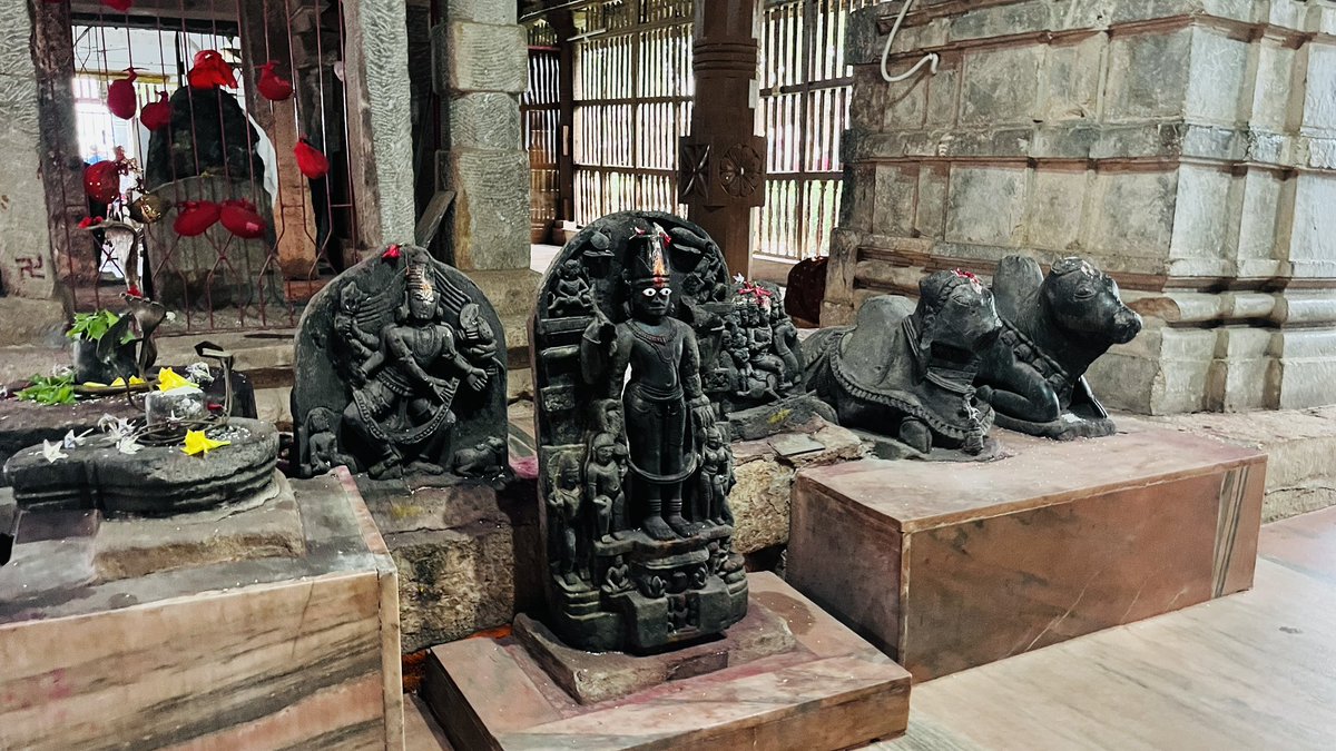 Majestic wooden Mandir 🛕 of Dantewada  ! The black stone idols of Goddess Dantesswari and other deity adorned with exquisite jewellery and garments, radiating an aura of divinity and grace. Pse do visit if u r in #Chhatisgarh ! #SanatanaDharma #Durga #Shaktipeeth @Rohitashwa14