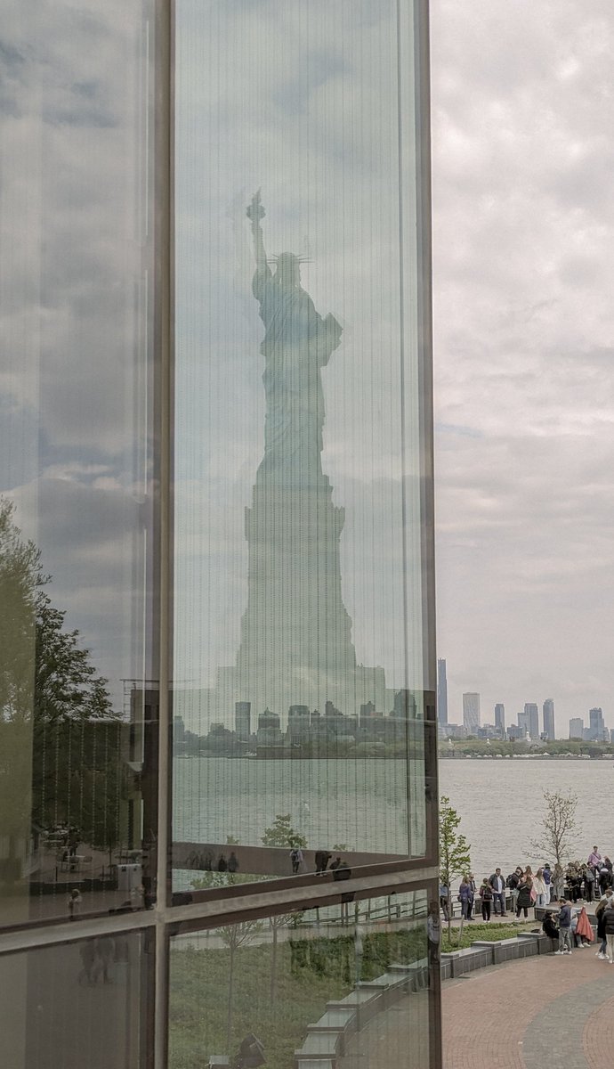 Feeling free as the wind.  #StatueOfLiberty #Freedom #LibertyLovers #enjoythejourney #MyFujifilmLegacy #fujifilmxh2 #streetphotography #lightroom #storytelling #newyorkcity #nyc @RachieRach429

Rᵉᶠˡᵉᶜᵗᶤᵒᶰˢ ᵒᶠ Lᶤᵇᵉʳᵗʸ