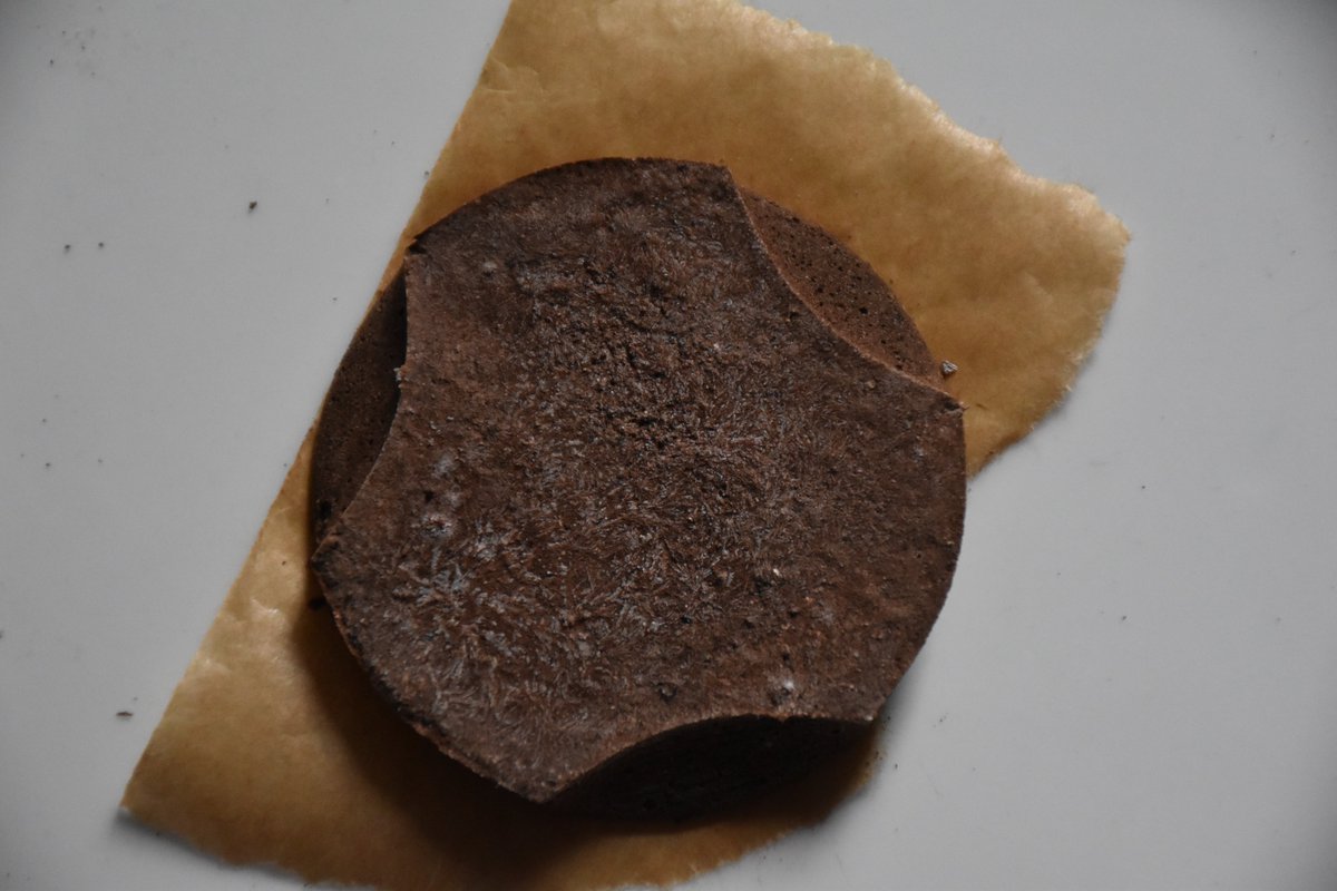 LucasSa54749430's tweet photo. After 3h/150°C
#Geoplymer #concrete slab composed: Precursor 5g MGS-1 from @SpaceResTech melted with 2g NaOH, crushed & mixed with 23g raw MGS-1 & 6g water
By @AlaskaLawlor & me
@The_JoeBob @rjward1775 @nart_rio @benmagelsen @JaraySzabolcs @NASA_Technology @ESA_Tech @NASAglenn https://t.co/e5nqJNjo46