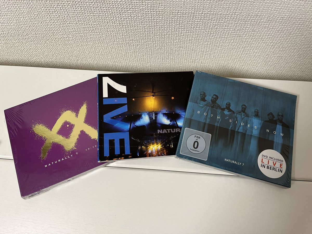 magicvox's tweet image. ポスターもらったんと、持ってないCDだけ買った
ライブのやつとか配信では聞いてたけど、DVDになってるのは知らんかった