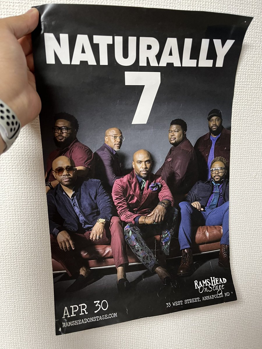 magicvox's tweet image. ポスターもらったんと、持ってないCDだけ買った
ライブのやつとか配信では聞いてたけど、DVDになってるのは知らんかった