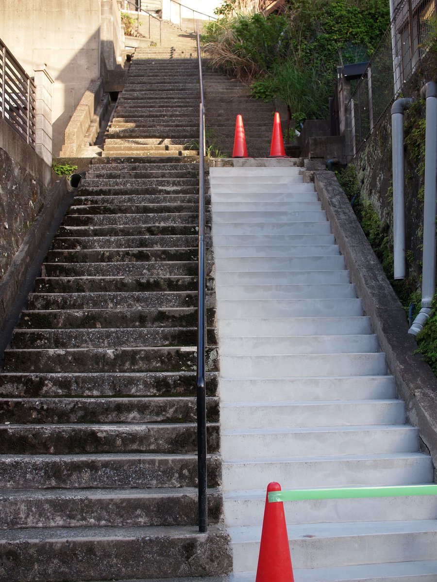 先日、まさかの変貌を遂げた富士見町の階段。
(2024年4月10日→2024年5月3日)