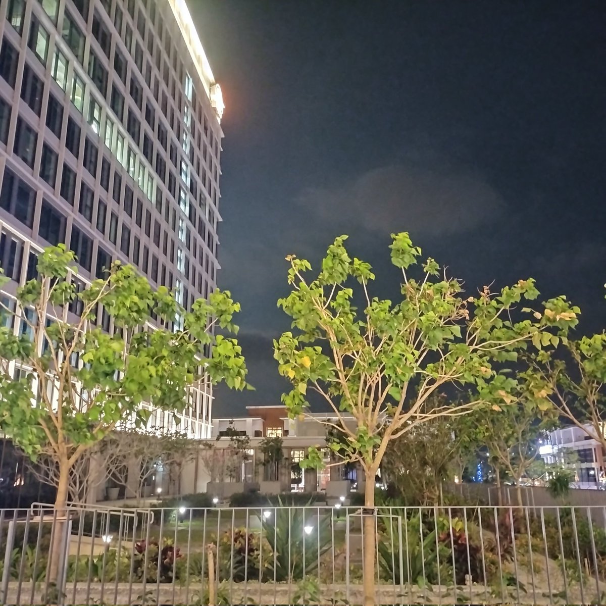 One Shell Square at Miri Times Square, Marina Parkcity.

Night time.

(Throwback pictures)